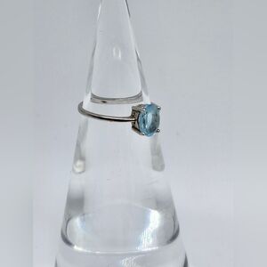 Sterling silver signed gorgeous blue Rhinestone ring size 9.
